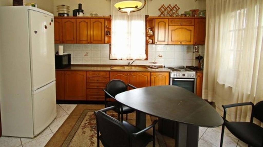 Nea Peramos Large Apartment Near The Beach Εξωτερικό φωτογραφία