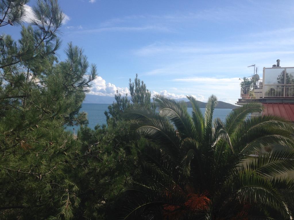 Nea Peramos Large Apartment Near The Beach Δωμάτιο φωτογραφία